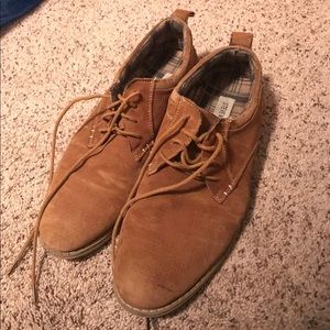 Classic lace up casual shoes